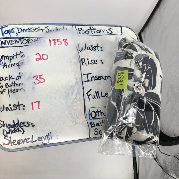 Rinascimento  black and white floral print sleeveless button front mini dress LG - Picture 10 of 11